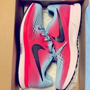 BNIB Womens size 9 Nike Air Zoom Pegasus 34